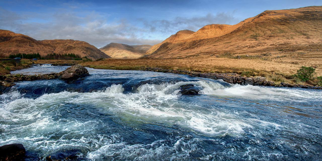 Wild Atlantic Hostel Лийнан Екстериор снимка