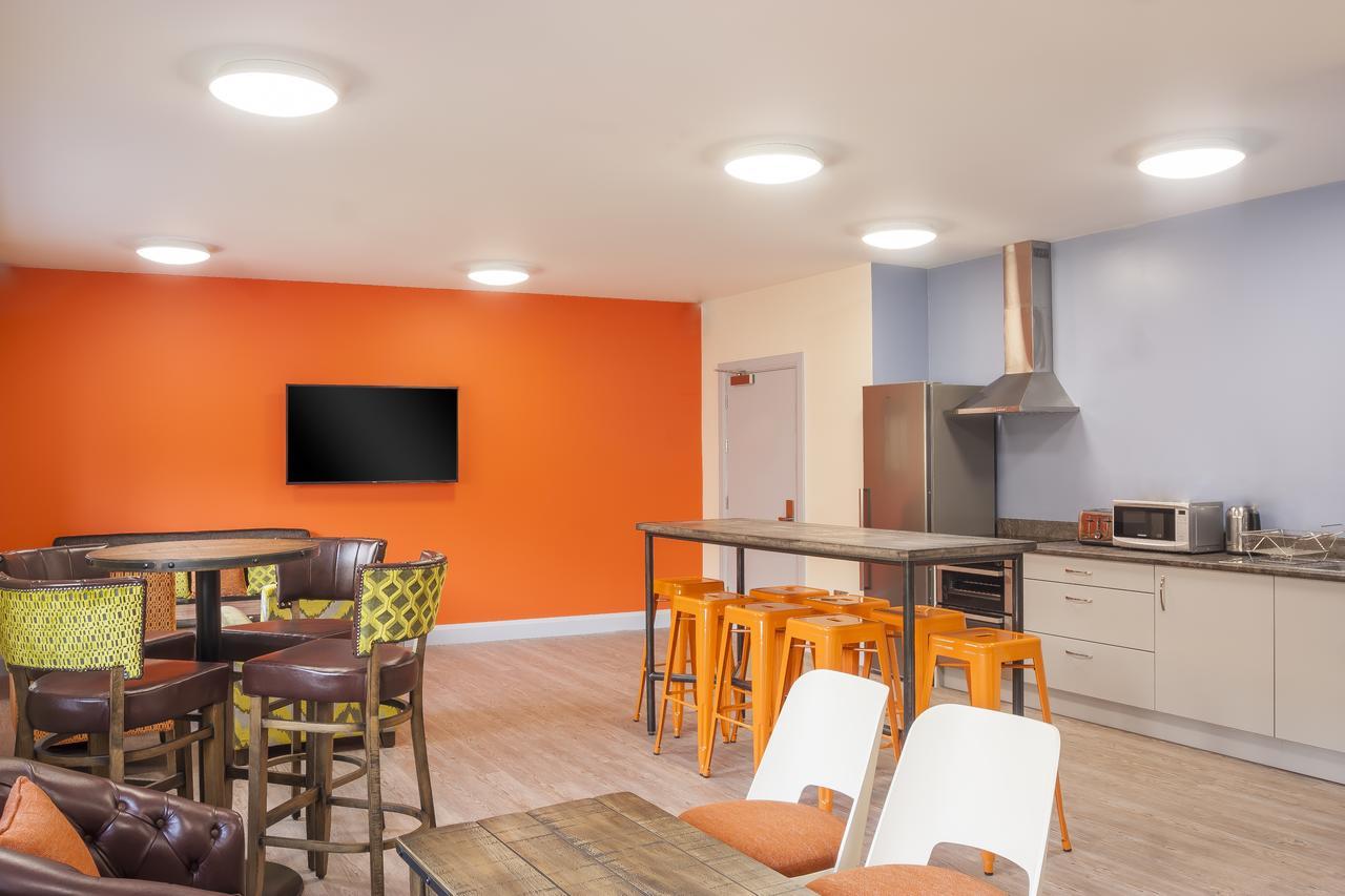 Wild Atlantic Hostel Лийнан Екстериор снимка
