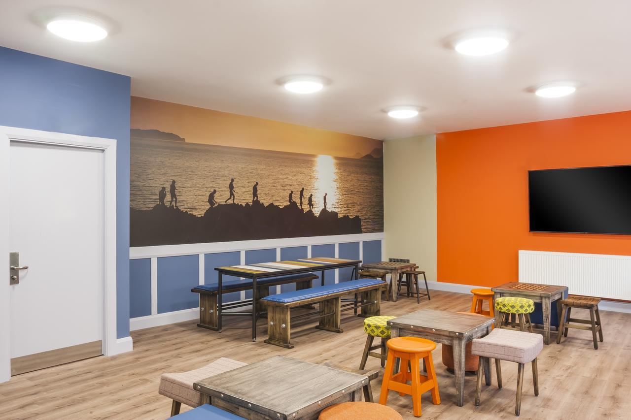 Wild Atlantic Hostel Лийнан Екстериор снимка