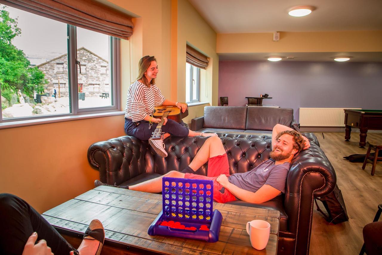 Wild Atlantic Hostel Лийнан Екстериор снимка