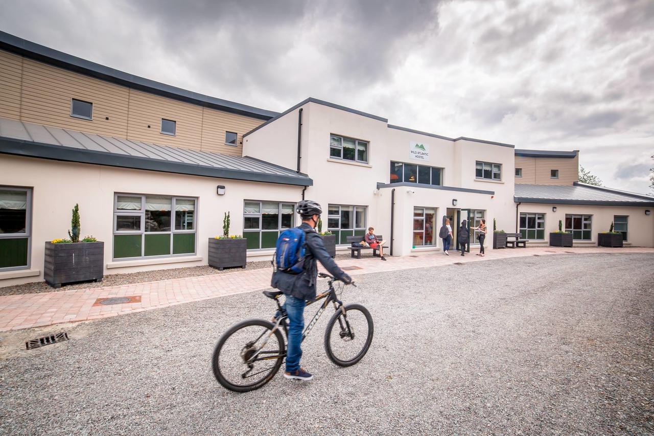 Wild Atlantic Hostel Лийнан Екстериор снимка