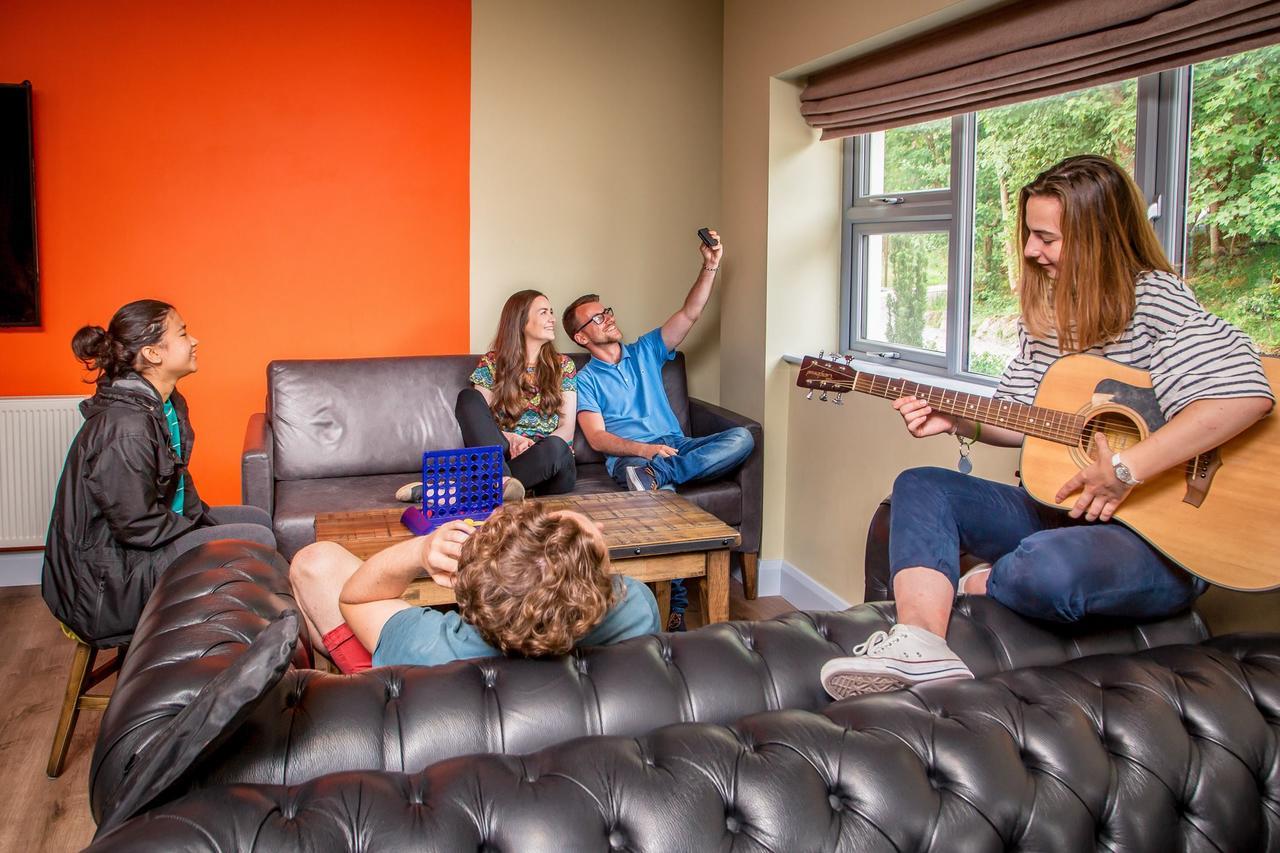 Wild Atlantic Hostel Лийнан Екстериор снимка